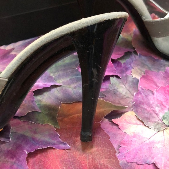 VINTAGE Grey Suede Sandal - Picture 6 of 14